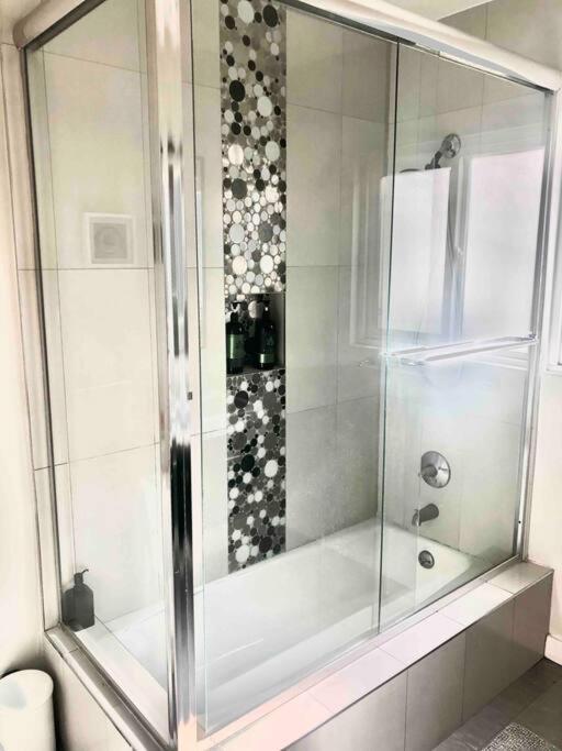 Luxury House Pool & 10 Mins From Hollywood & Universal Casa vacanze