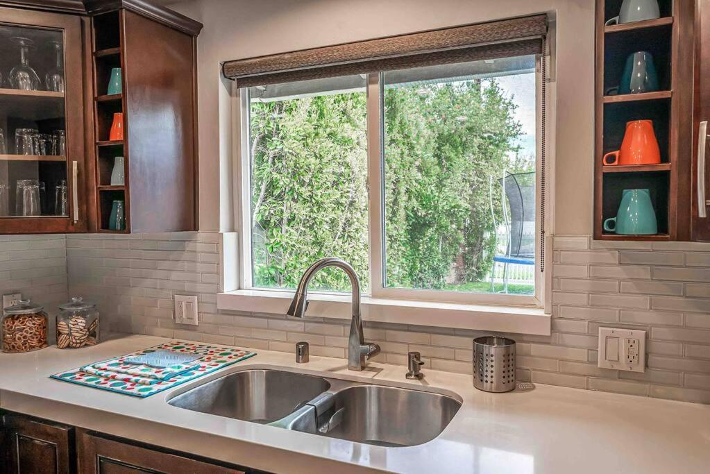 Luxury House Pool & 10 Mins From Hollywood & Universal Casa vacanze