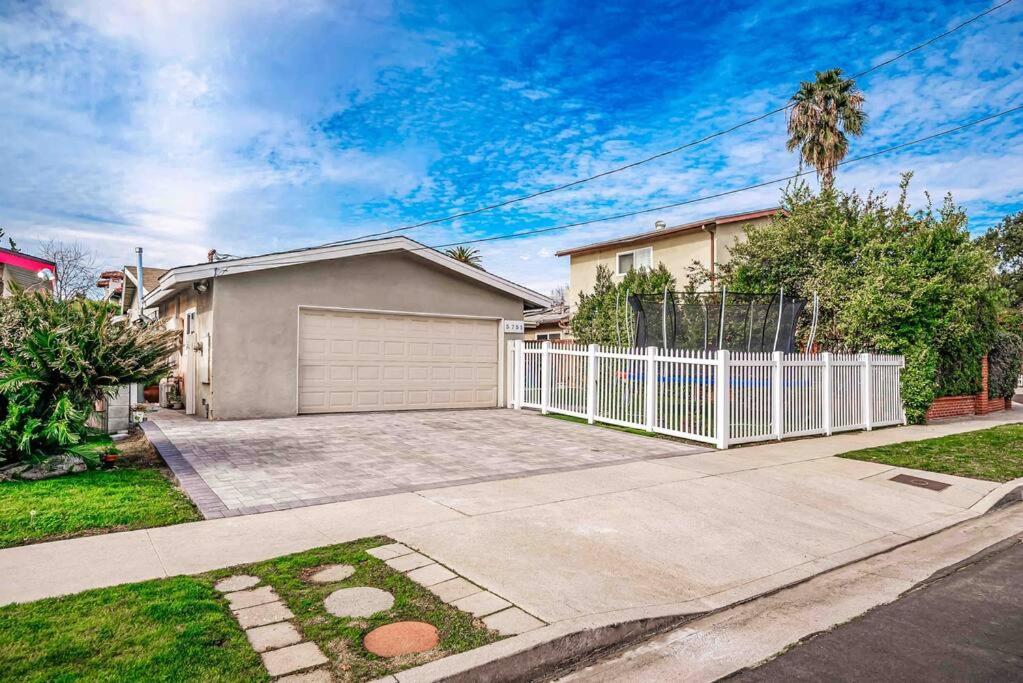 Casa vacanze Luxury House Pool & 10 Mins From Hollywood & Universal *